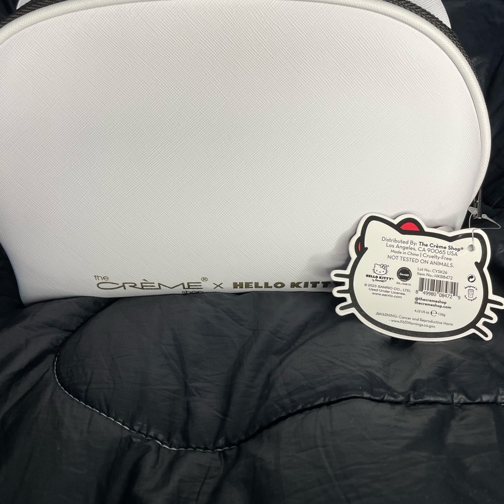 Hello Kitty Cosmetic Bag - Picture 4 of 5